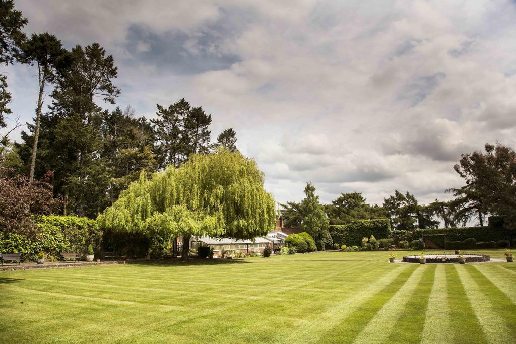 Hogarths Stone Manor Hotel Kidderminster Bagian luar foto